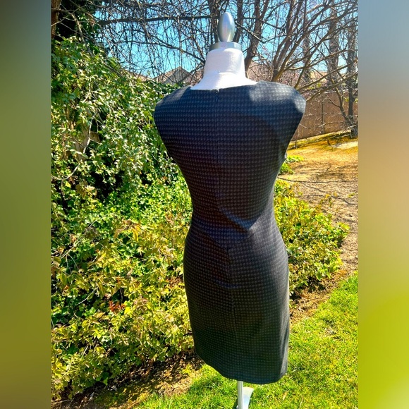 ANN TAYLOR houndstooth Elegant Black & Gray Sleeveless Dress - Picture 7 of 7